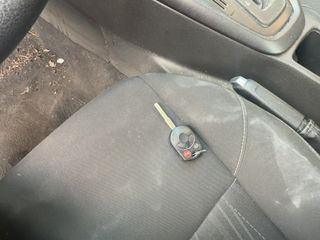 2018 Ford Focus SE - Interior Steering Wheel With Keys Image